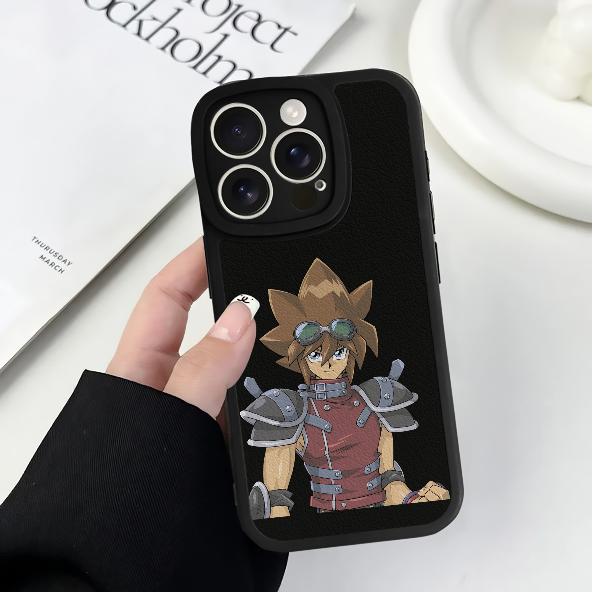 遊☆戯☆王 Yu-Gi-Oh! 【iPhone 16シリーズ対応】シリコンスマホケース（レザー調） 材質：シリコン
